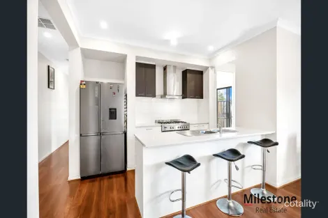 Property photo of 8 Willowmoore Grove Tarneit VIC 3029