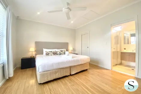 Property photo of 28 Beachside Drive Caves Beach NSW 2281