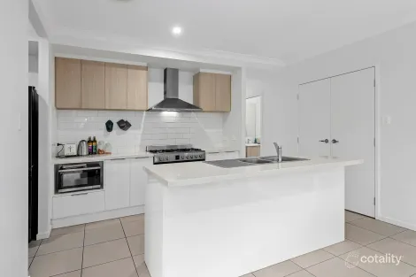 Property photo of 17 Tambor Crescent Pallara QLD 4110