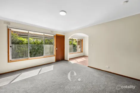 2/9 Stafford St, Herne Hill, VIC 3218