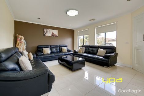 Property photo of 17 McLaurin Avenue Roxburgh Park VIC 3064