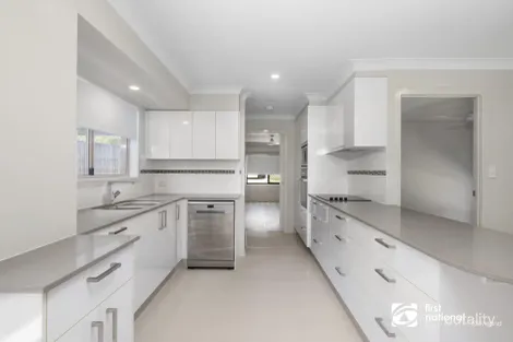 Property photo of 40 Thorneside Road Thorneside QLD 4158