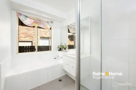 Property photo of 18 Kowandi Close Buff Point NSW 2262