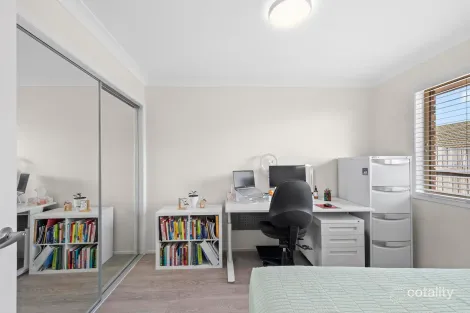 Property photo of 1/240 Spring Street Kearneys Spring QLD 4350