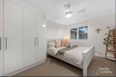 Property photo of 17 Mackenzie Street Mount Lofty QLD 4350