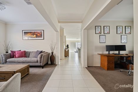 Property photo of 32 Roseleigh Boulevard Sydenham VIC 3037