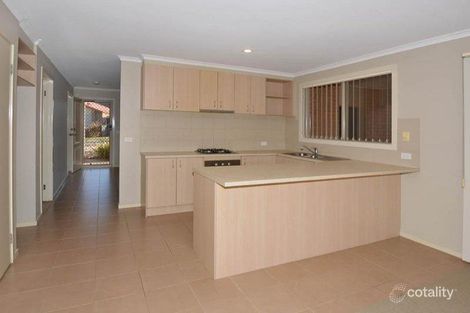 Property photo of 32 Fernhurst Avenue Derrimut VIC 3026