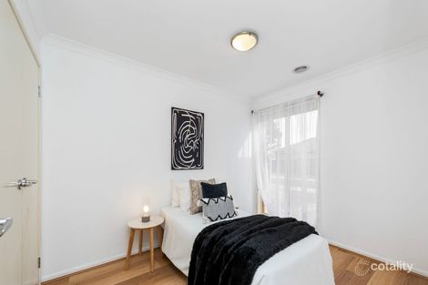Property photo of 4 Wattle Bark Place Melton VIC 3337