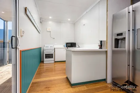 Property photo of 15 Schooner Pass Glenfield WA 6532