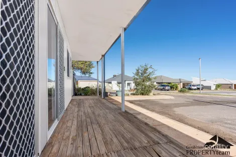 Property photo of 15 Schooner Pass Glenfield WA 6532