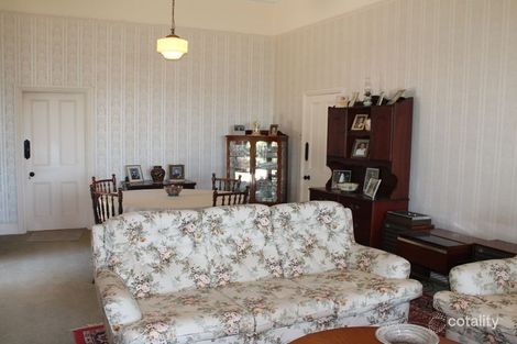 Property photo of 16 Robb Street East Bairnsdale VIC 3875