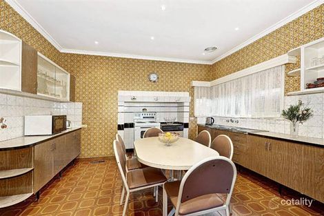 Property photo of 2 Leigh Street Werribee VIC 3030