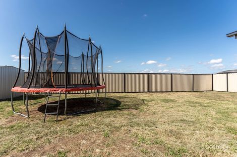Property photo of 8 Vale Street Emerald QLD 4720