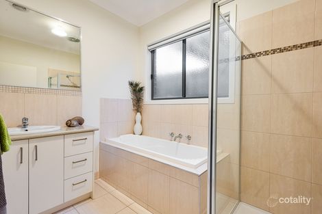 Property photo of 19 Nancarrow Drive Doreen VIC 3754