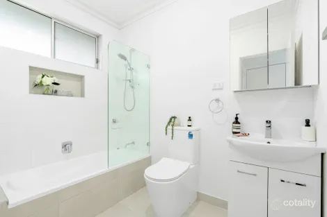 Property photo of 4/8 Simpsons Road Box Hill VIC 3128