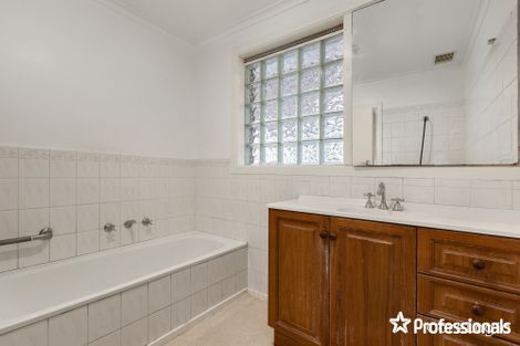 Property photo of 3 Arbroath Road Wantirna South VIC 3152