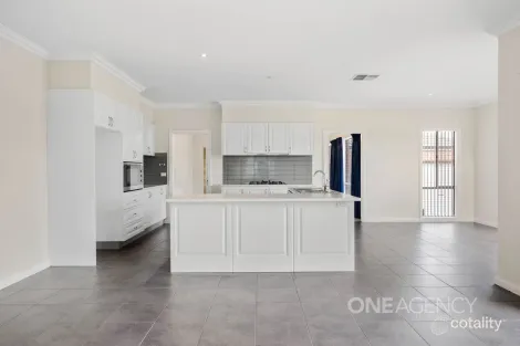 Property photo of 61 Saxonwood Drive Sunbury VIC 3429
