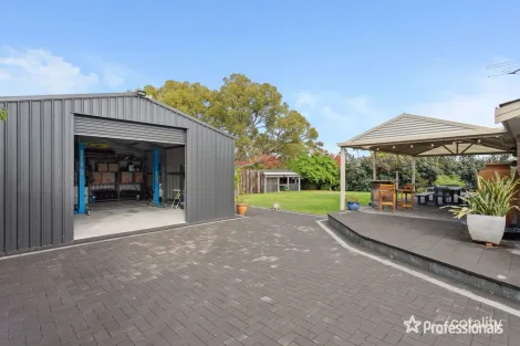 3 Lalor Pl, Kalamunda, WA 6076