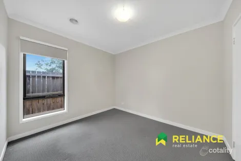 Property photo of 66 Goldeneye Circuit Werribee VIC 3030