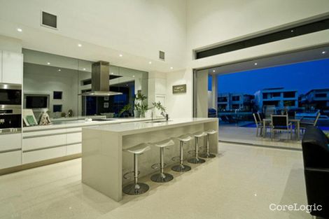 Property photo of 13 Queen Anne Court Paradise Point QLD 4216