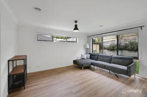 Property photo of 14 Parkhead Circuit Warragul VIC 3820