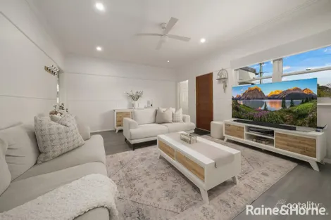 Property photo of 8 Hosking Crescent Glenfield NSW 2167