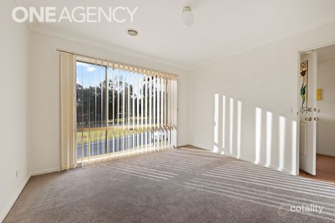 Property photo of 21 Yarralumla Drive West Wodonga VIC 3690