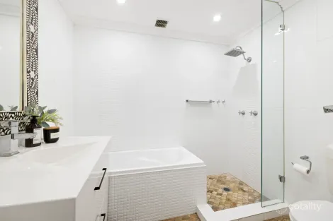 Property photo of 15/62-64 Kenneth Road Manly Vale NSW 2093