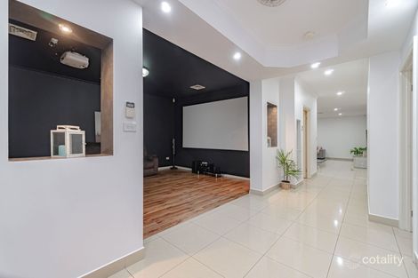 Property photo of 10 Brushwood Circuit Roxburgh Park VIC 3064