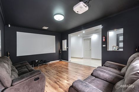 Property photo of 10 Brushwood Circuit Roxburgh Park VIC 3064