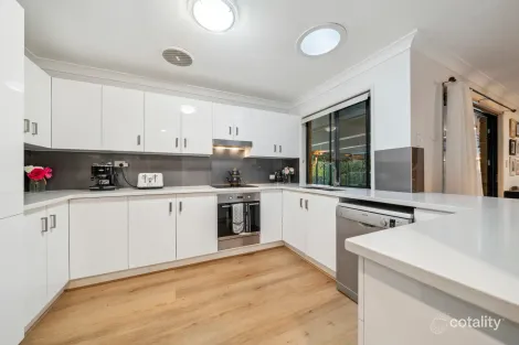 Property photo of 127 Clarendon Circuit Forest Lake QLD 4078