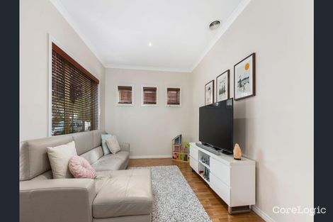 Property photo of 14 Kooyong Way Caroline Springs VIC 3023