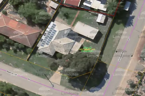 Property photo of 1 Beechcroft Place Camillo WA 6111