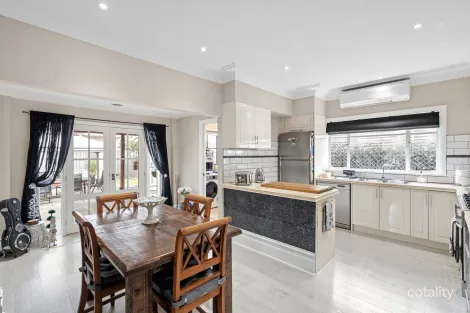 Property photo of 210 Derby Street Pascoe Vale VIC 3044