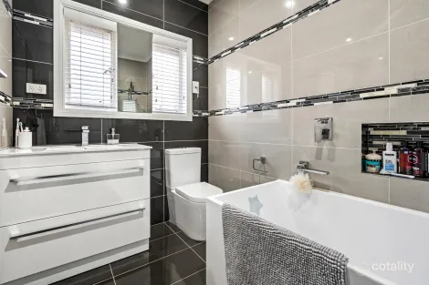 Property photo of 210 Derby Street Pascoe Vale VIC 3044