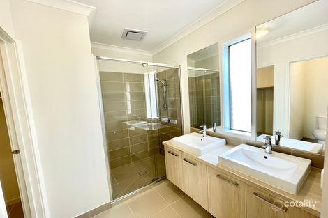 2 Voyager Dr, Fraser Rise, VIC 3336