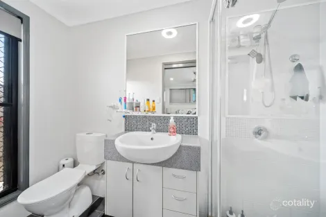 Property photo of 2/2 Morgan Place Emerald QLD 4720