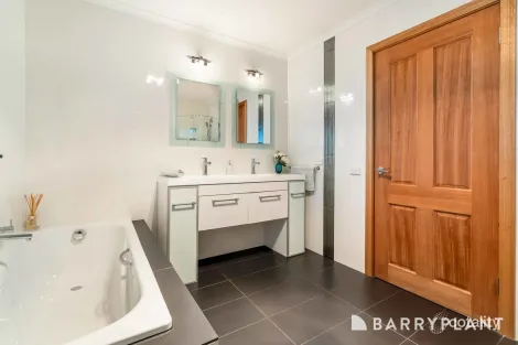 Property photo of 9 Graham Road Viewbank VIC 3084