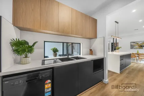 Property photo of 5 Bonanza Street Mickleham VIC 3064