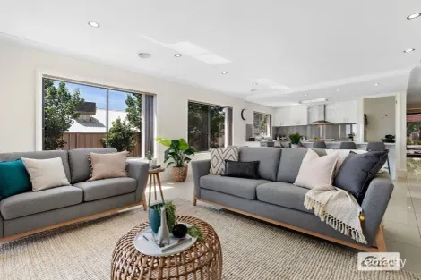 Property photo of 24 Maygar Avenue Wodonga VIC 3690