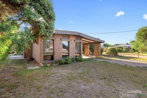 Property photo of 11 Simpson Street Oxley VIC 3678
