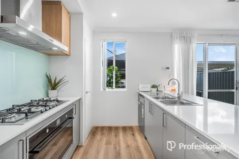 Property photo of 15A Redmires Road Aveley WA 6069