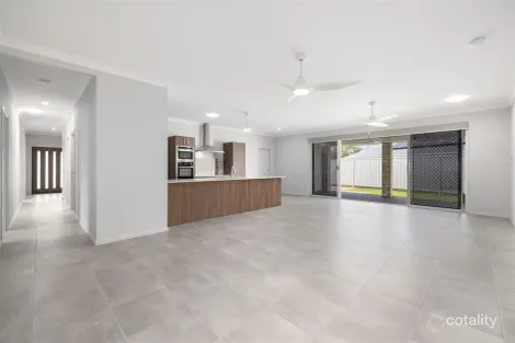 Property photo of 17 Waterside Way Eli Waters QLD 4655