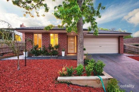 Property photo of 4 Summit Court Mooroolbark VIC 3138