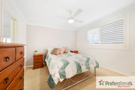 Property photo of 4 Roundtree Street Lake Haven NSW 2263