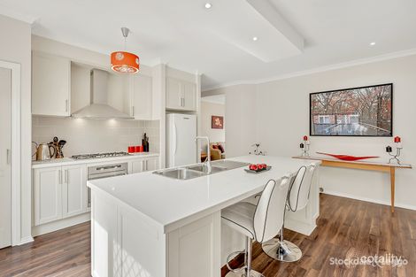 Property photo of 26 Periwinkle Circuit Craigieburn VIC 3064