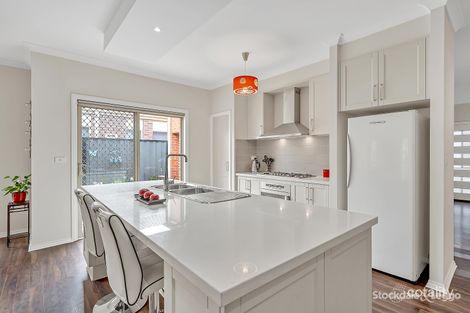 Property photo of 26 Periwinkle Circuit Craigieburn VIC 3064