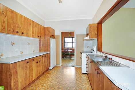 Property photo of 9 Ellengowan Crescent Fairy Meadow NSW 2519
