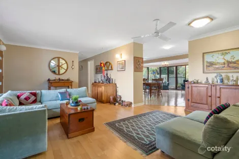 Property photo of 36 Belinda Crescent Springwood QLD 4127