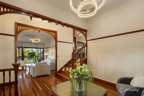 Property photo of 32 Tristania Drive Bardon QLD 4065